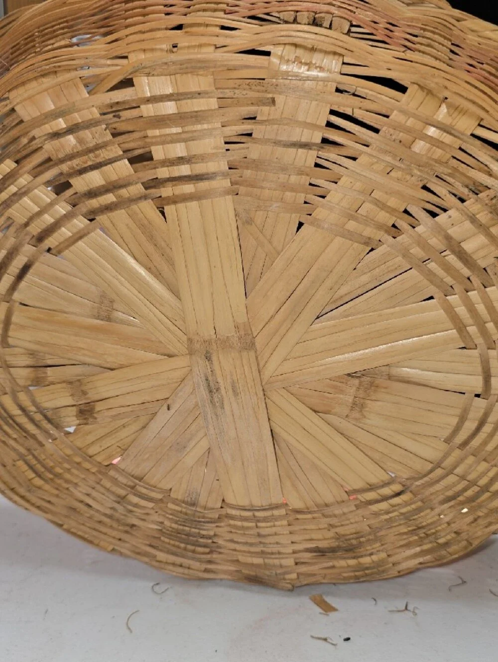 Vtg.Woven Market Willow Basket with Red Gingham Bow(226)